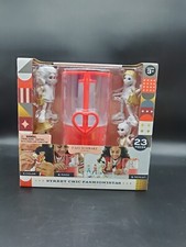 FAO Schwarz Street Chic Fashionistas Wash-And-Color Design Dolls 23pc B42