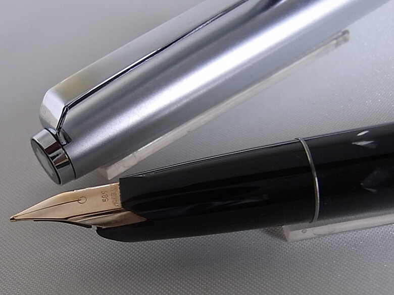 Montblanc Junior 622 G Fountain Pen 14K EF Nib | eBay