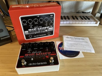 Electro Harmonix Deluxe Big Muff Guitar Pedal