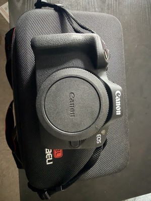 Canon EOS R50 Mirrorless Camera with RF-S18-45MM F4.5-6.3 Is STM Lens Kit Black