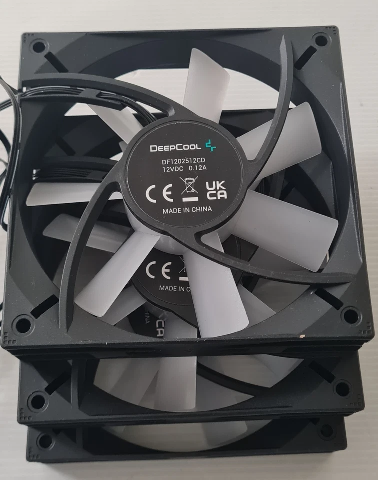 CLEARANCE PC FAN SALE: DEEPCOOL DF1202512CD LED FAN (3 Pack) 120mm Case Fan - Image 3 of 3