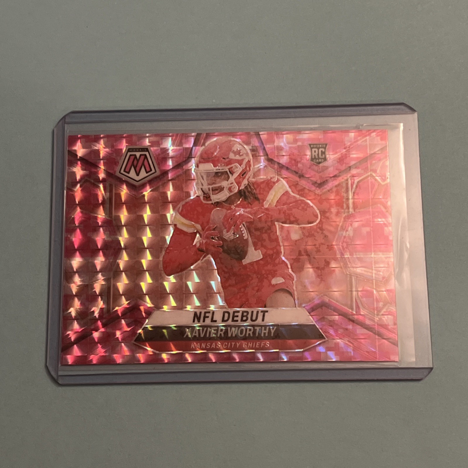 2024 Mosaic Xavier Worthy RC Camo Pink Prizm Rookie NFL Debut #285 Chiefs