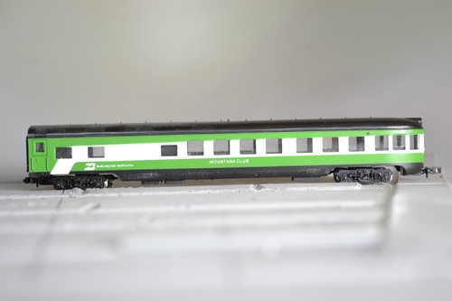 COCHE DE PASAJEROS 80355 ESCALA N CON COR BN BURLINGTON COCHE DE OBSERVACIÓN NORTE | Condition: Used