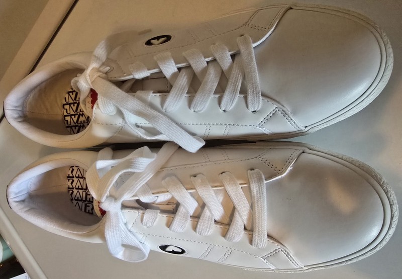 AIRWALK MENS SHOES SIZE 10.5 BOAT/CASUAL WEAR BLACK/WHITE NEVER WORN NO BOX