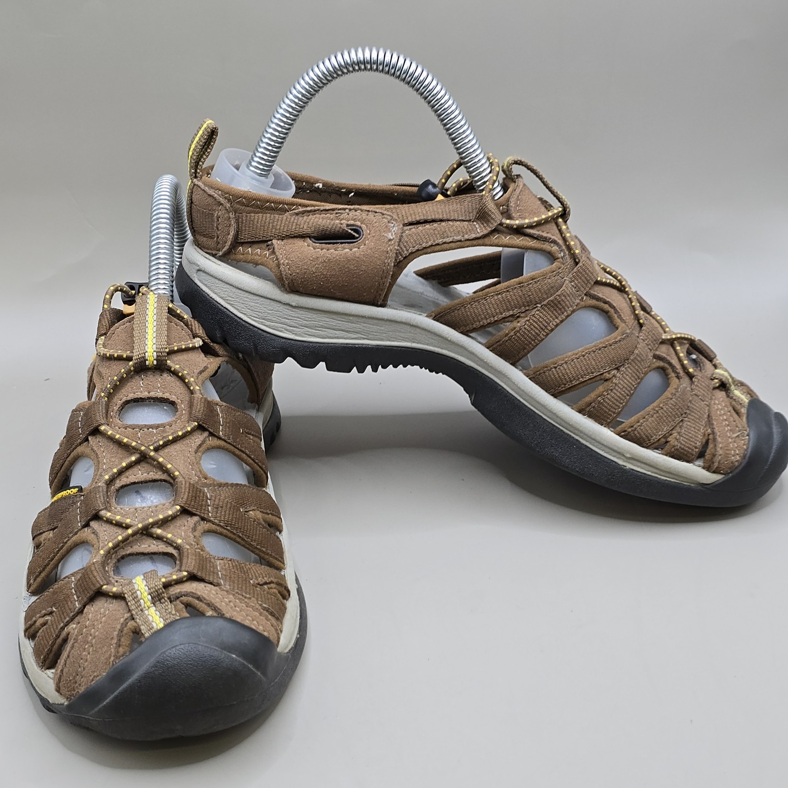 Sandali Keen donna taglia 7 5 Whisper impermeabili con cinturino posteriore marrone