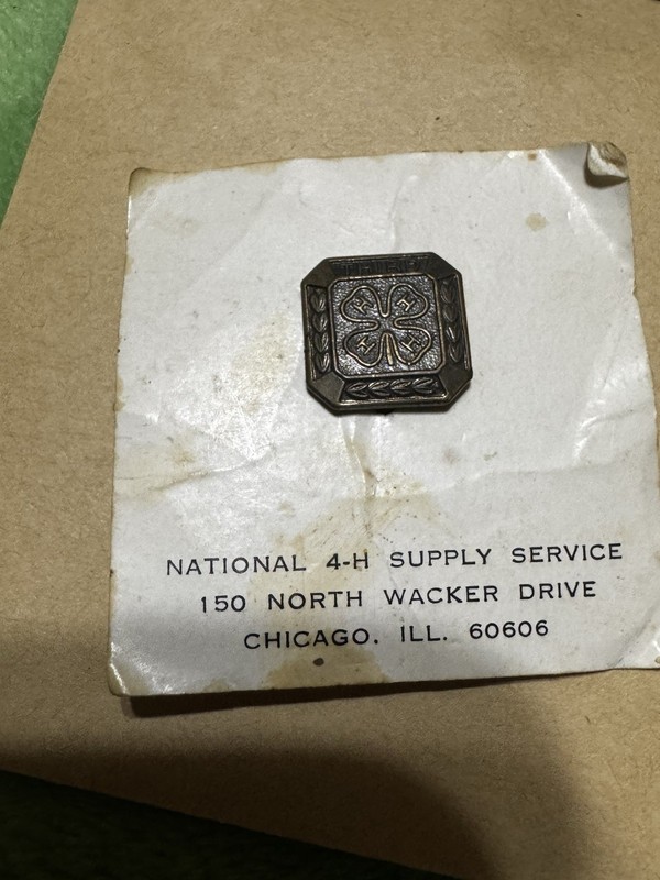 National 4-H Supply Service 4-H Clover Club Lapel Pin on Card, Chicago IL