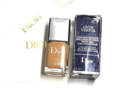 Dior Vernis Couture Colour Gel Shine And Wear Protective Nail polish 212 Tutu