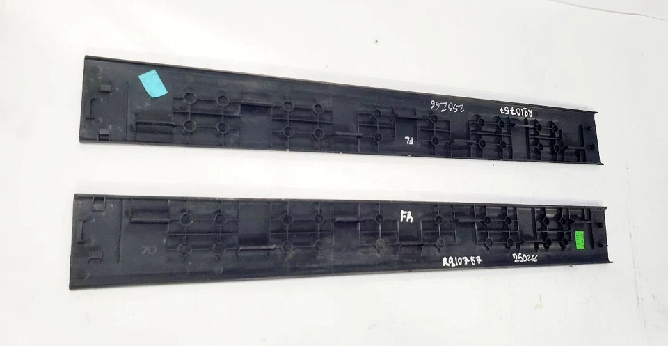 2017 Nissan Titan XD OEM Pair Door Sill Trim 769b57s000 - Image 4 of 4