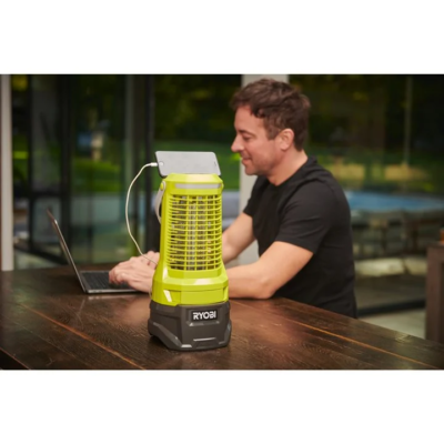 Ryobi RY18BZA-0 Lanterne Insecticide Batterie 18V LED USB UV 365nm (2.0+4.0)Ah