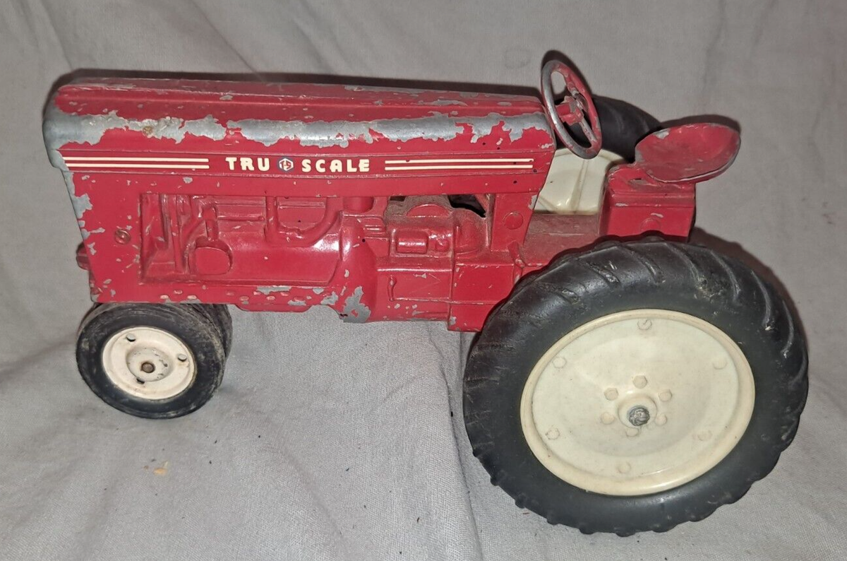Vintage Tru Scale metal Tractor 1:16 diecast Farm Toy Ih Parts