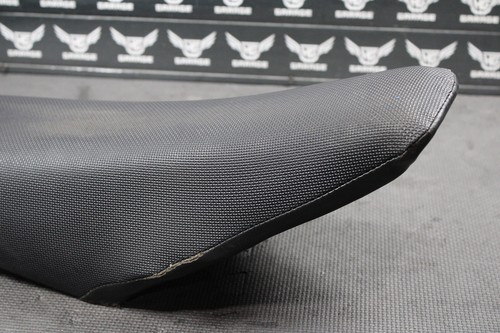2006 YAMAHA 05-06 WR250F WR450F OEM SEAT SADDLE 5TJ-24710-C1-00 - Picture 6 of 17