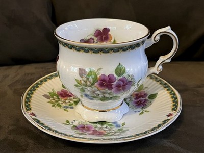 Vintage Elizabethan England Tea Cup Saucer Bone China. 