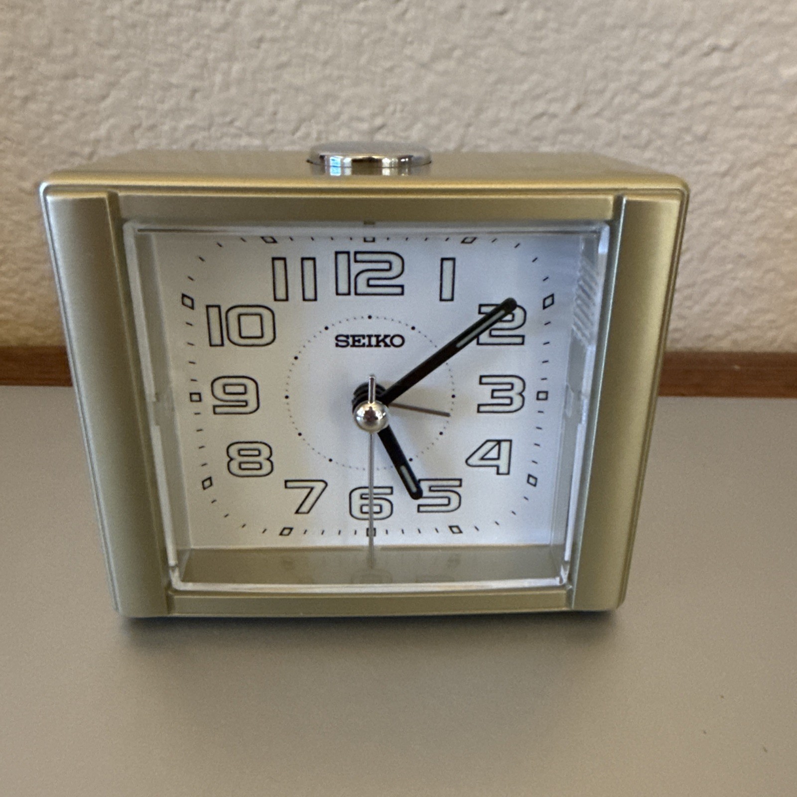 vintage seiko travel alarm clock photo vintage seiko travel alarm clock featured image