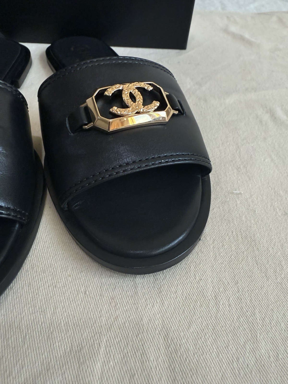 Authentic Chanel 2023 Interlocking CC Logo Slides… - image 11