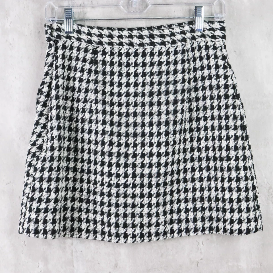 Minifalda H&M para mujer talla 6 negra blanca boucle pata de gallo tweed bolsillos delanteros Foto 3 de 4