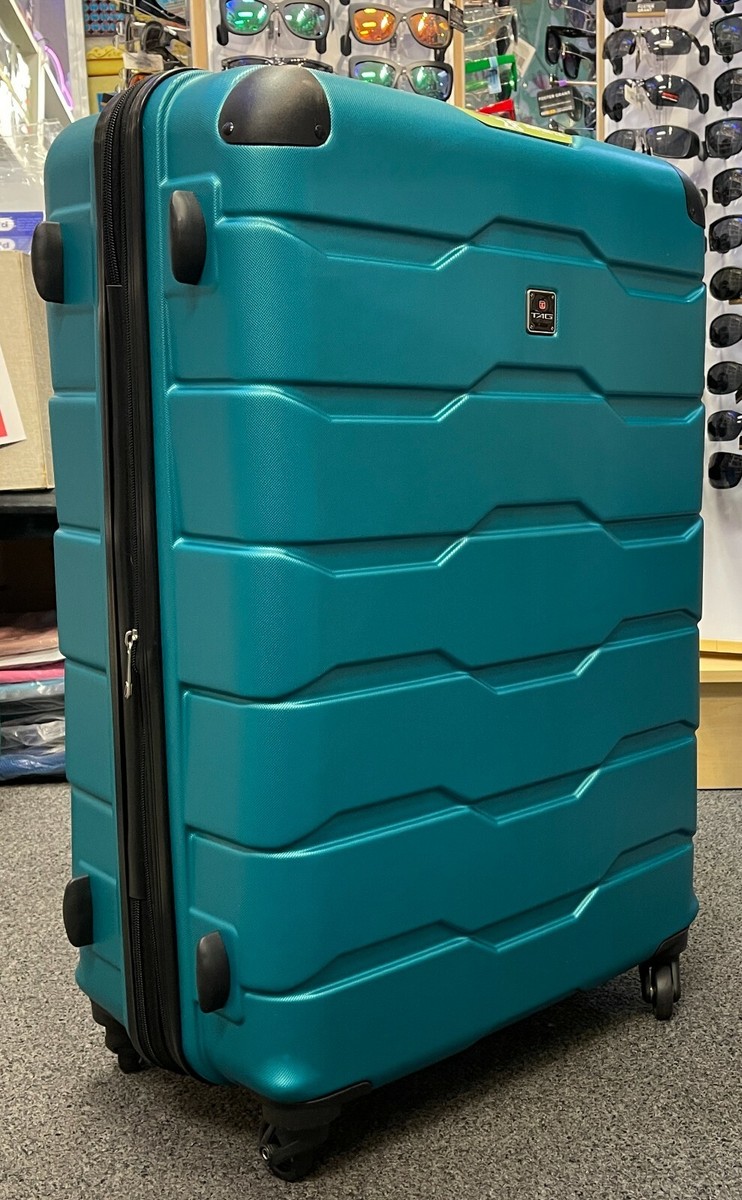 TAG Luggage 28'' with 4 Spinner Wheels Very Light only 9.9 IB. New