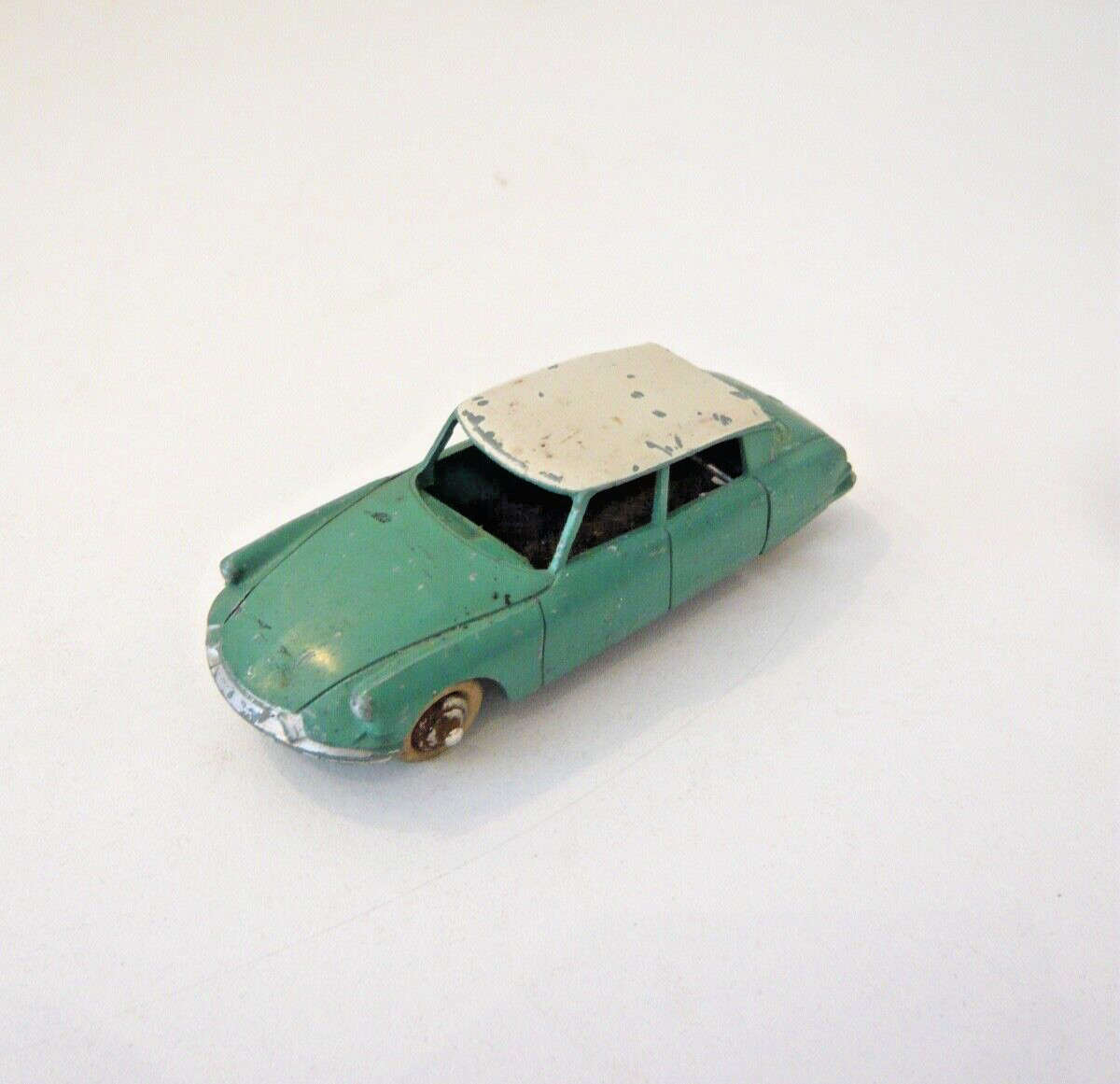 美品　仏製DINKY TOYS CITROEN DS19 ミニカー 美品 仏製DINKY TOYS CITROEN DS19 ミニカー
