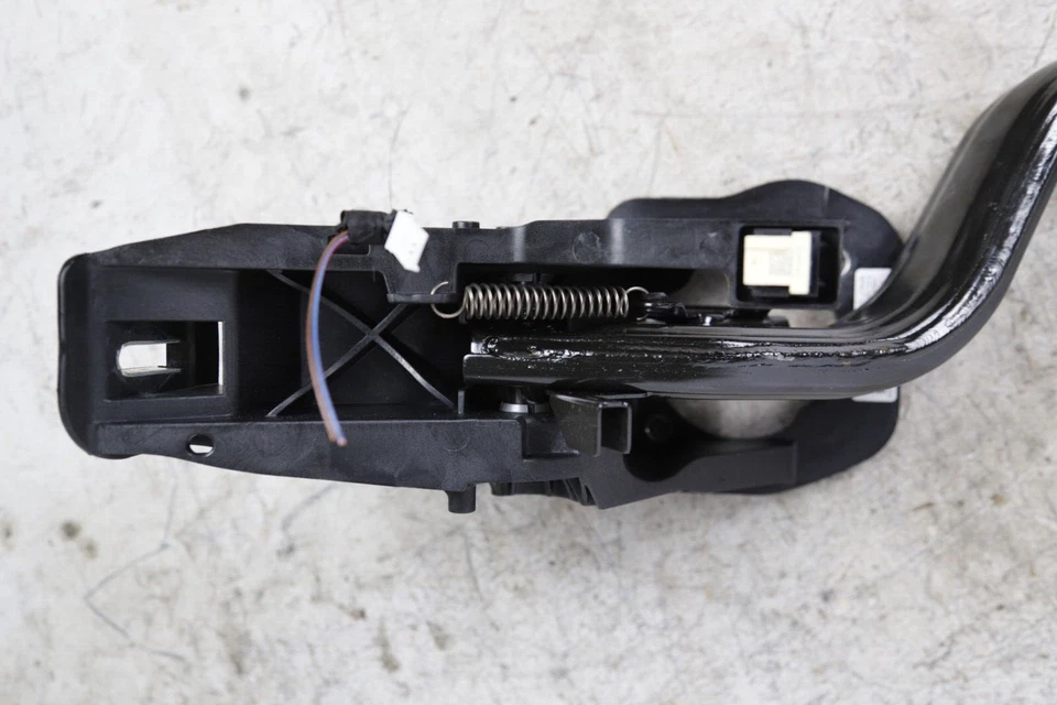 BMW M550i 540i 530i G30 2017-2022 pedal de parada de freno OEM Foto 3 de 4