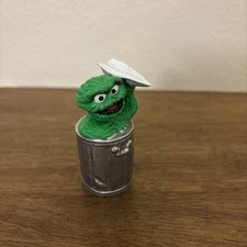 Vtg 80’s Oscar THE GROUCH Paper Airplane 2.5" Applause PVC Sesame Street Figure