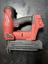 Milwaukee (2746-20) M18 FUEL 18V 18 Gauge Brad Nailer - Tool Only
