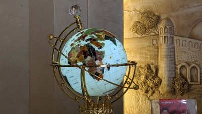 White Gemstone Globe Marble Light Rotating Unique Rare Vintage Collection