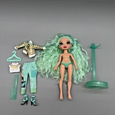 Rainbow High Daphne Minton Articulated All Accessories Outfit Shoes Stand