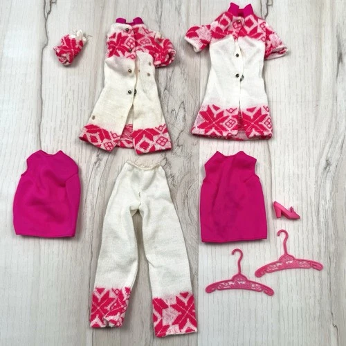 VTG 1971 MATTEL Barbie Fun Flakes Knit Clothing & Accessories #3412 Need TLC