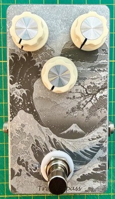 Greer Mizuki Blue Overdrive Fuzz Clone Gitarrenpedal gravierter Koffer