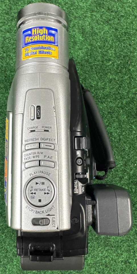 JVC GR-SXM250U VHS-C Compact Camcorder W/  Bag, Battery. Not Tested EUC - Image 4 of 4