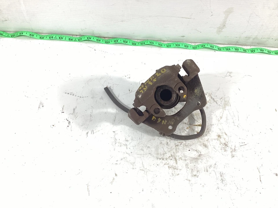 Pinza de freno trasera izquierda del lado del conductor BMW X3 E83 2007-2008 con manguera de tubo OEM. Foto 3 de 4