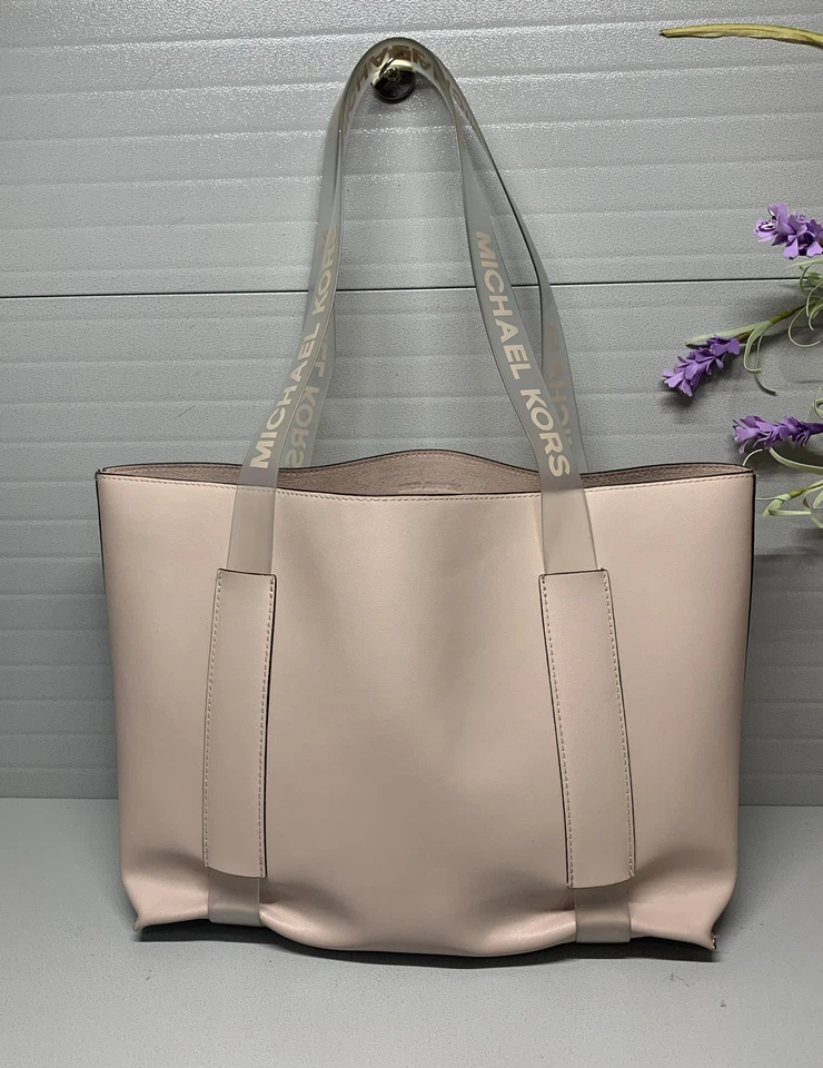 Bolso de Mano MICHAEL KORS Vegano Grande Rosa Rubor Manija con Logo Transparente - ¡En muy buen estado! Foto 3 de 4