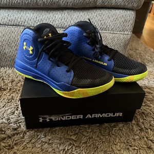 selling ua shoes on ebay