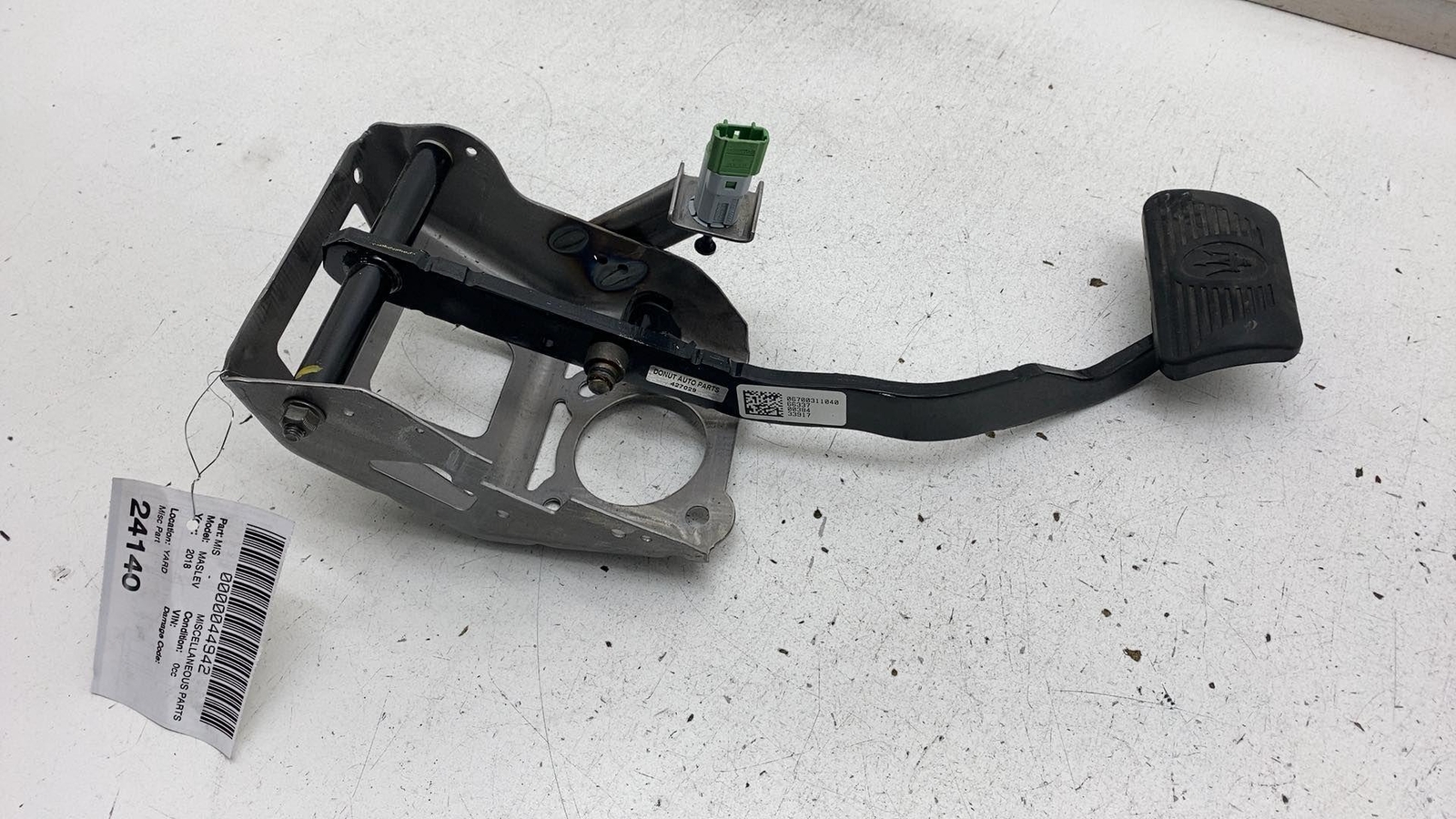 ⭕ 2017-2020 Maserati Levante Front Brake Foot Stop Pedal w/ Bracket 06700311040