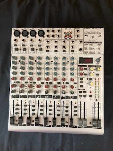 ジャンク品 BHERINGER EURORACK UB1622FX-PRO Behringer Eurorack Ub1622fx-pro Mixer UB 1622 FX U055661 for
