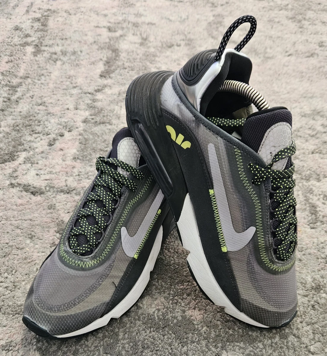 Nike black and green best sale trainers