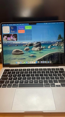 Apple MacBook Pro 13 Zoll (2022) M2 8GB RAM 256GB SSD Silber macOS