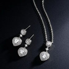 Wedding Bridal Swarovski crystal jewelry set.    Necklace Earrings Set