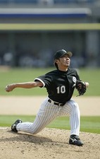 Pitcher Shingo Takatsu Chicago White Sox on the mound v the Clevel- Old Photo 6