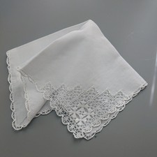 VINTAGE BESTICKTES TASCHENTUCH BRAUT