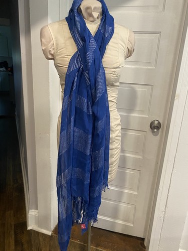 American Eagle Outfitters Scarf Vtg Long Lightweight Silver Metallic Blue 2000’s - Picture 2 of 4
