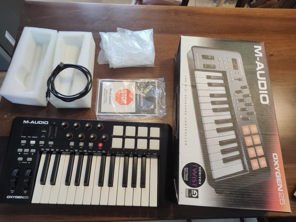 M-AUDIO Oxygen 25 Mk4 - TASTIERA CONTROLLER USB MIDI 25 TASTI - Immagine 3 di 4