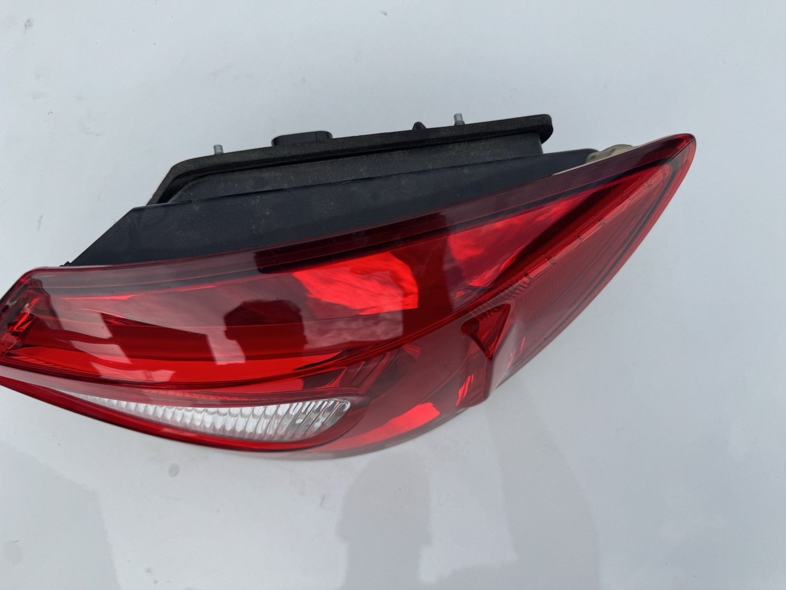 2014-2017 MASERATI QUATTROPORTE REAR RIGHT PASSENGER QUARTER TAIL LIGHT LAMP OEM