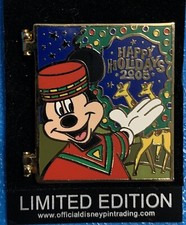 Animal Kingdom Lodge Mickey Mouse Pin Happy Holidays 2005 Disney Hinged