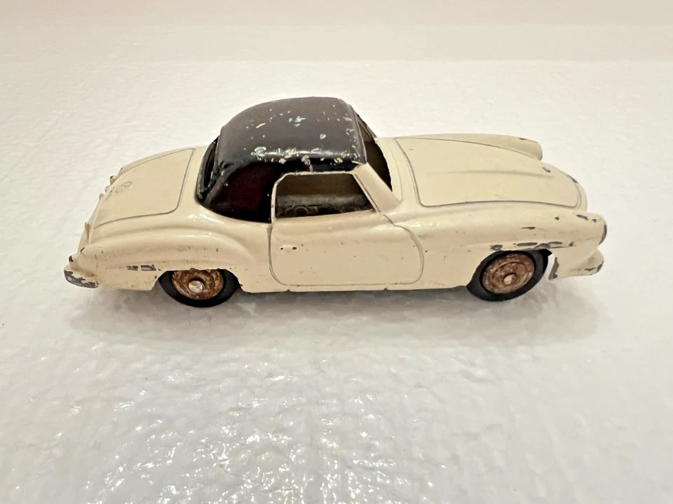 Vintage Dinky Toys MERCEDES 190SL Car No. 24H - White with Black Roof - Image 3 of 4