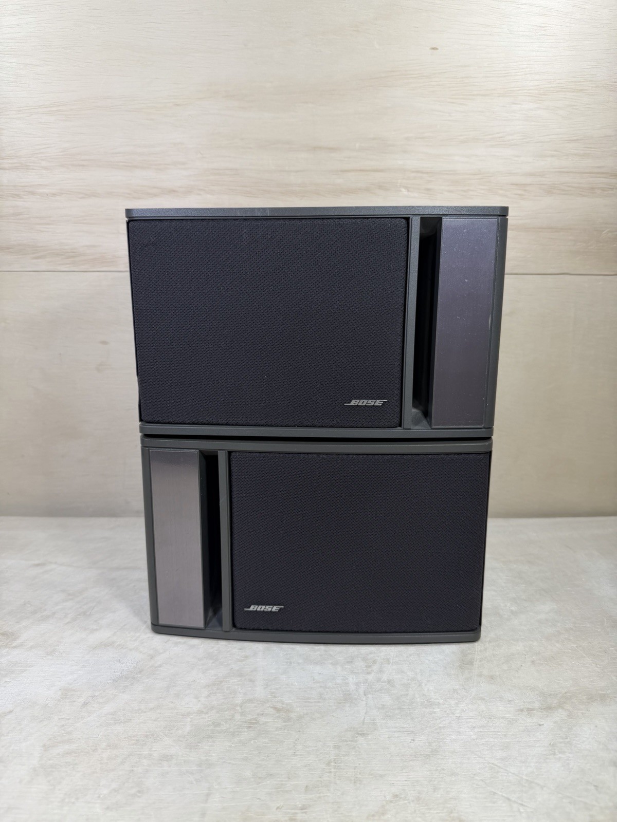 BOSE Model 141  Bookshelf Home Stereo Speakers PAIR LOT OF 2
