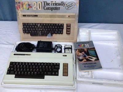 Vintage COMMODORE COMPUTER System VIC-20 with Color & Music in OG Box USA as is