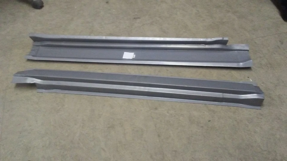 Par de paneles basculantes de acero de reproducción que se adapta a 73-79 Nissan Datsun 620 Foto 2 de 4