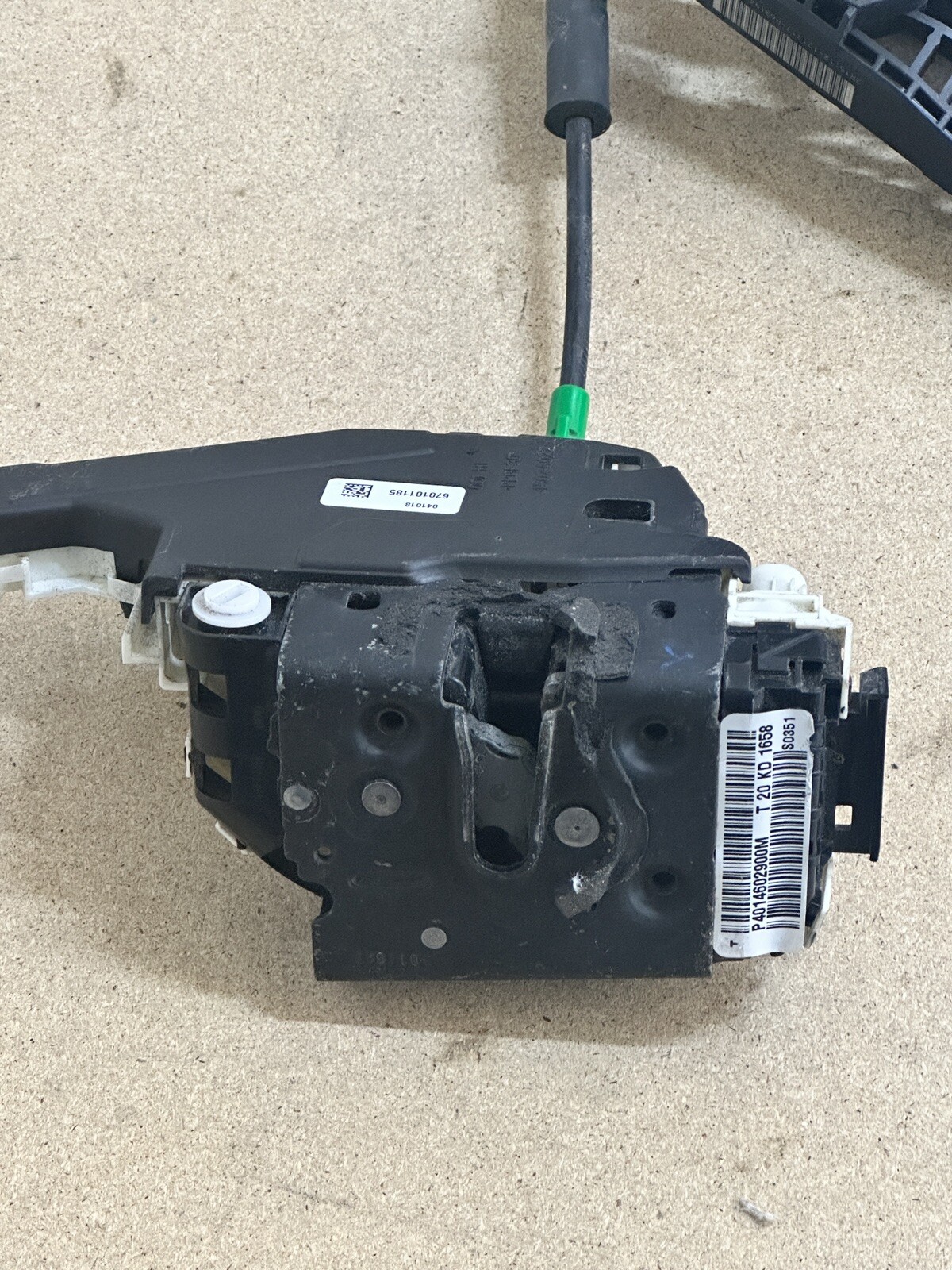 OEM 14-17 Maserati Ghibli S Rear Left Side Door Lock Latch Actuator AK2308250