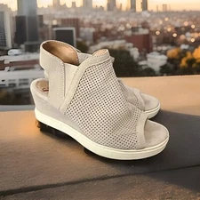 SOFFT Size 9.5 ULANI  SANDALS WEDGE PEEP TOE WOMENS SUEDE CLAY MESH Shimmer