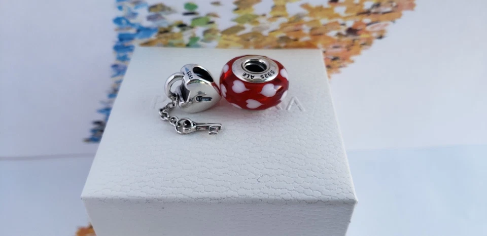 Juego De 2 Nuevos Dijes Pandora Auténticos Llave De Mi Corazón y Corazones De Murano Foto 3 de 4